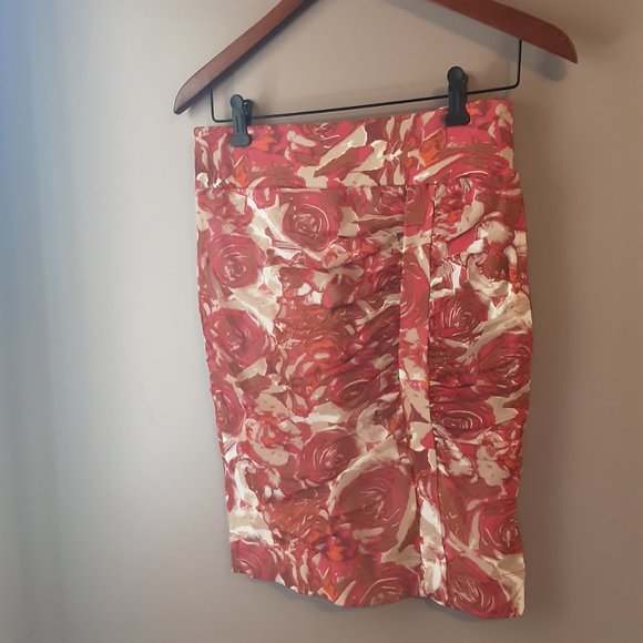 EMMA Europe Geometric Floral Rushed Stretchy Pencil Skirt, Size EU36 / US4 - Picture 4 of 13